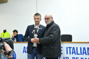 Scopri di più sull'articolo Consegnato il Premio sezionale alla memoria di “Daniele De Santis” all’arbitro internazionale Daniele Orsato